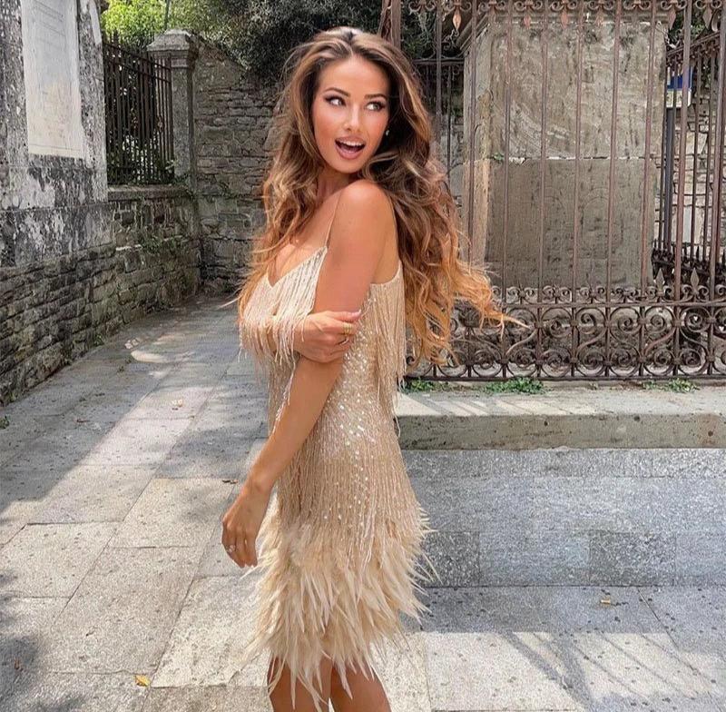 Abito corto da donna con frange e paillettes