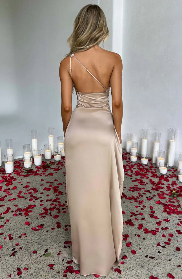 Abito lungo monospalla da donna con spacco elegante