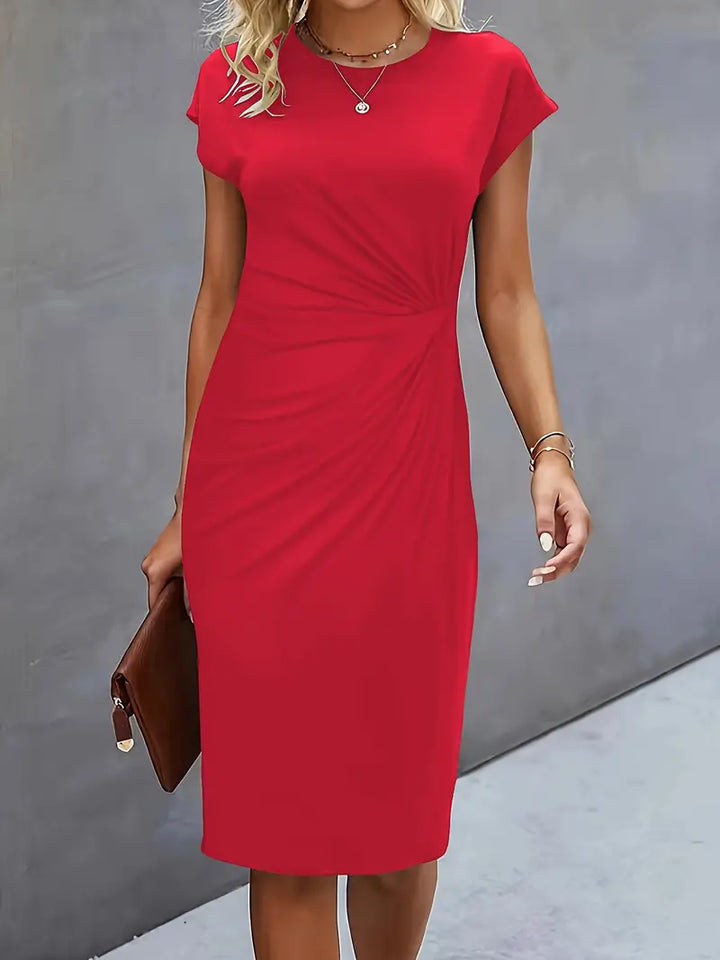 Abito midi da donna con drappeggio laterale