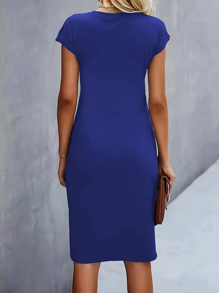 Abito midi da donna con drappeggio laterale