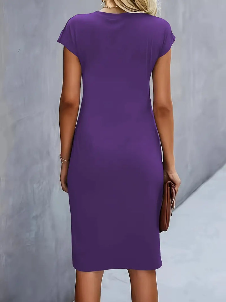 Abito midi da donna con drappeggio laterale