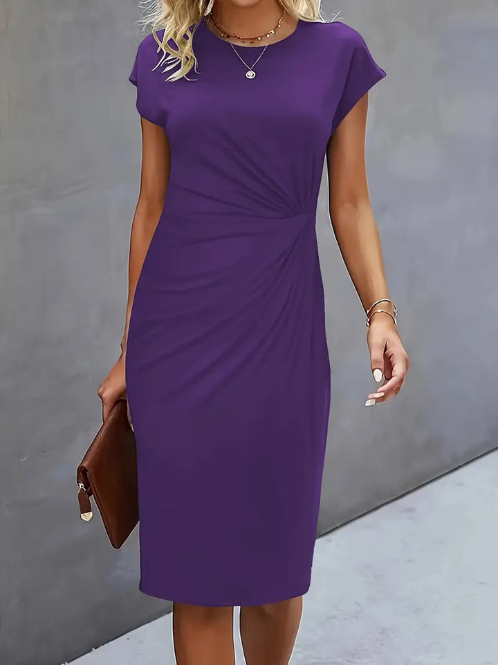 Abito midi da donna con drappeggio laterale