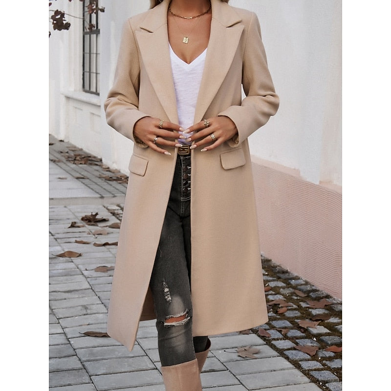 Cappotto lungo sartoriale da donna con revers albicocca – vista frontale