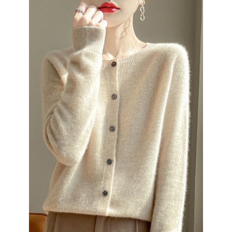 Damen-Cardigan mit Rundhalsausschnitt aus Feinstrick und Knöpfen für jeden Tag