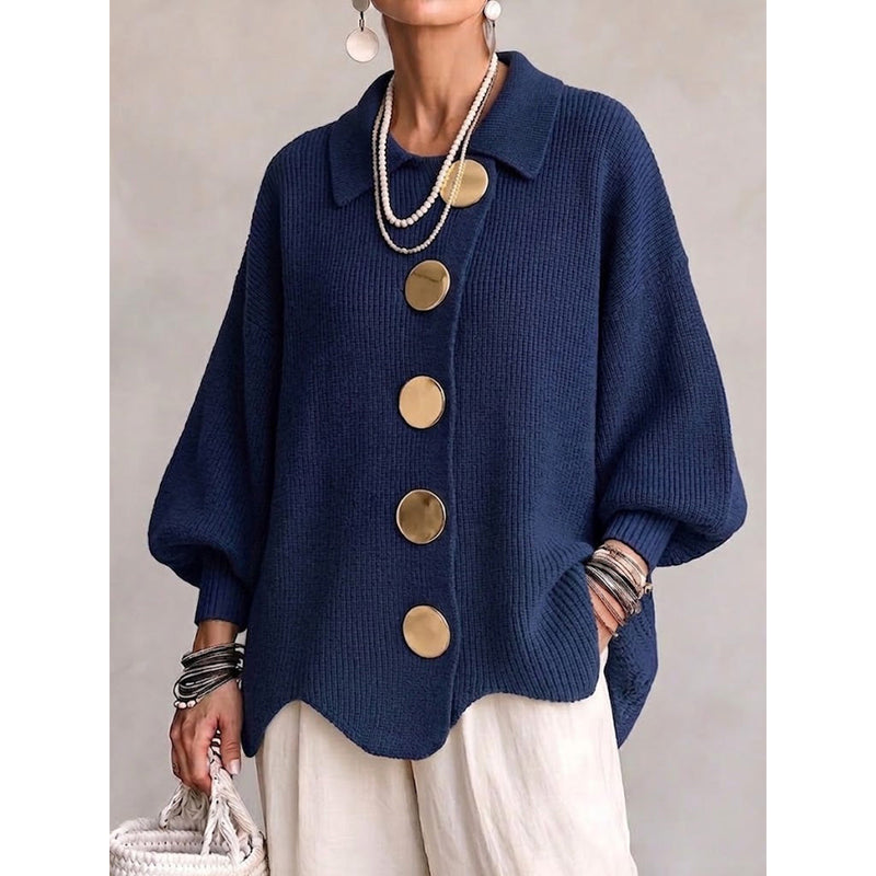 Cardigan oversize da donna con grandi bottoni dorati blu navy – vista frontale