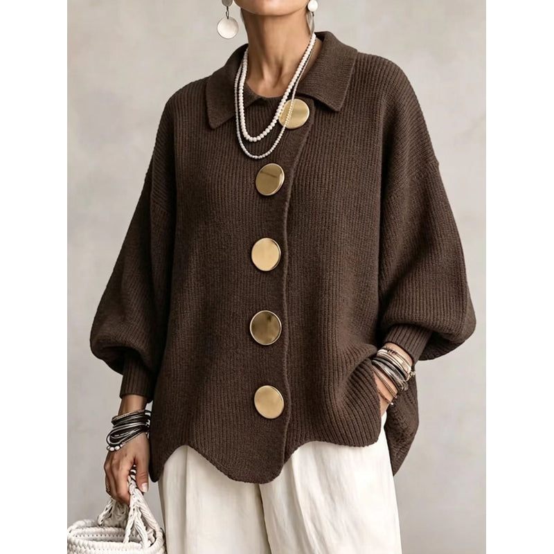 Cardigan oversize da donna con grandi bottoni dorati moka – vista frontale