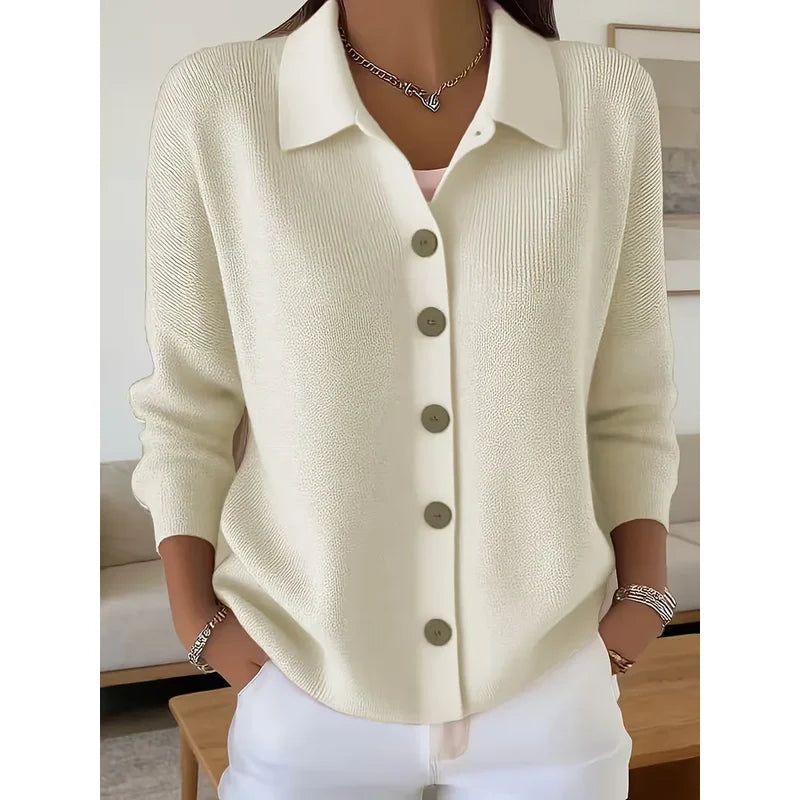 Cardigan da donna albicocca con colletto a camicia e bottoni