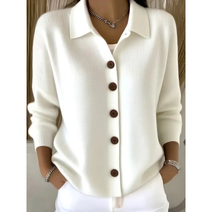 Cardigan da donna bianco con colletto a camicia e bottoni
