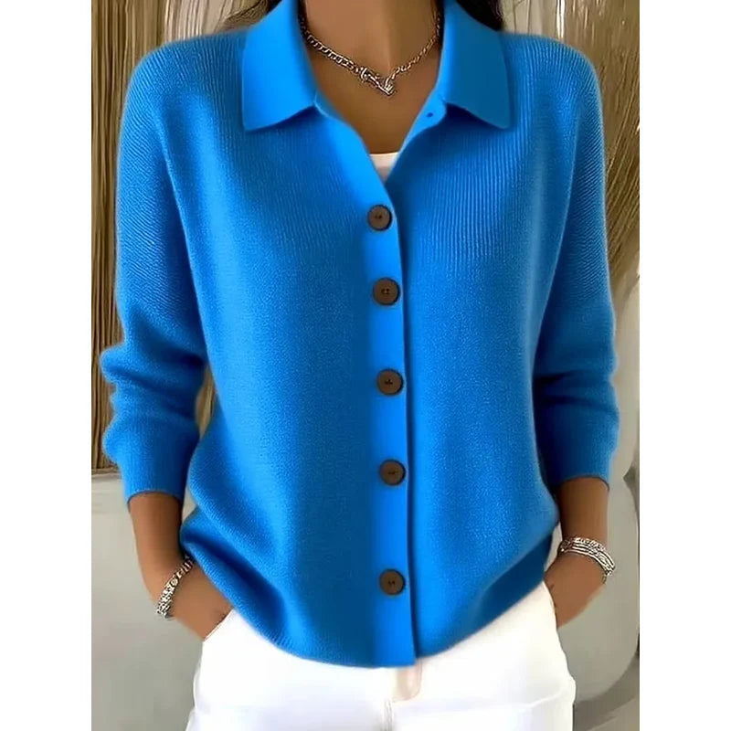 Cardigan da donna azzurro con colletto a camicia e bottoni