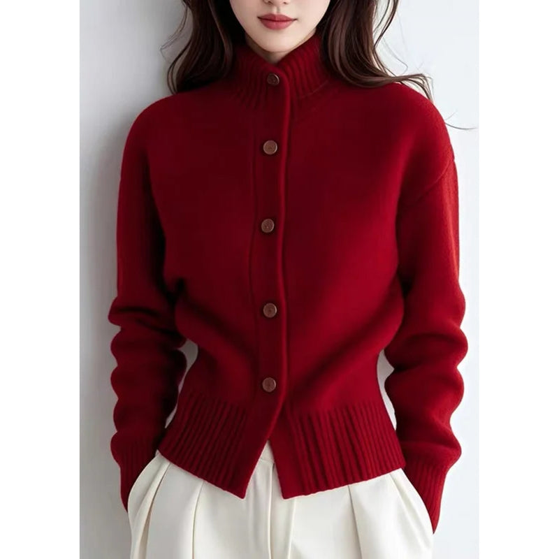 Cardigan da donna rosso aderente con bottoni