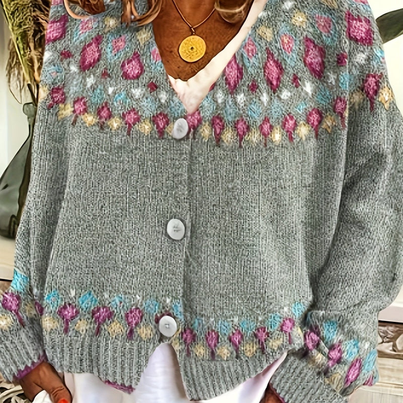 Cardigan da donna con motivo nordico grigio – indossato da vicino
