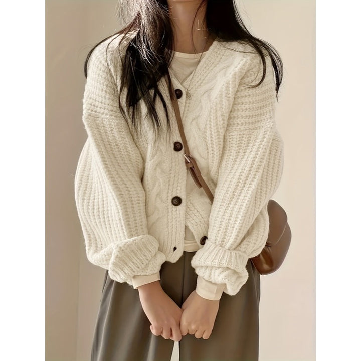 Cardigan da donna in maglia grossa con scollo a V – dettaglio 2