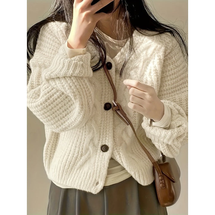Cardigan da donna in maglia grossa con scollo a V – dettaglio 4