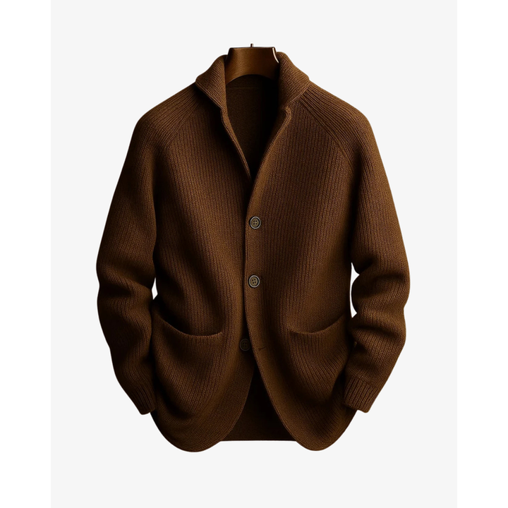Cardigan sartoriale da uomo con bottoni e tasche marrone – vista frontale