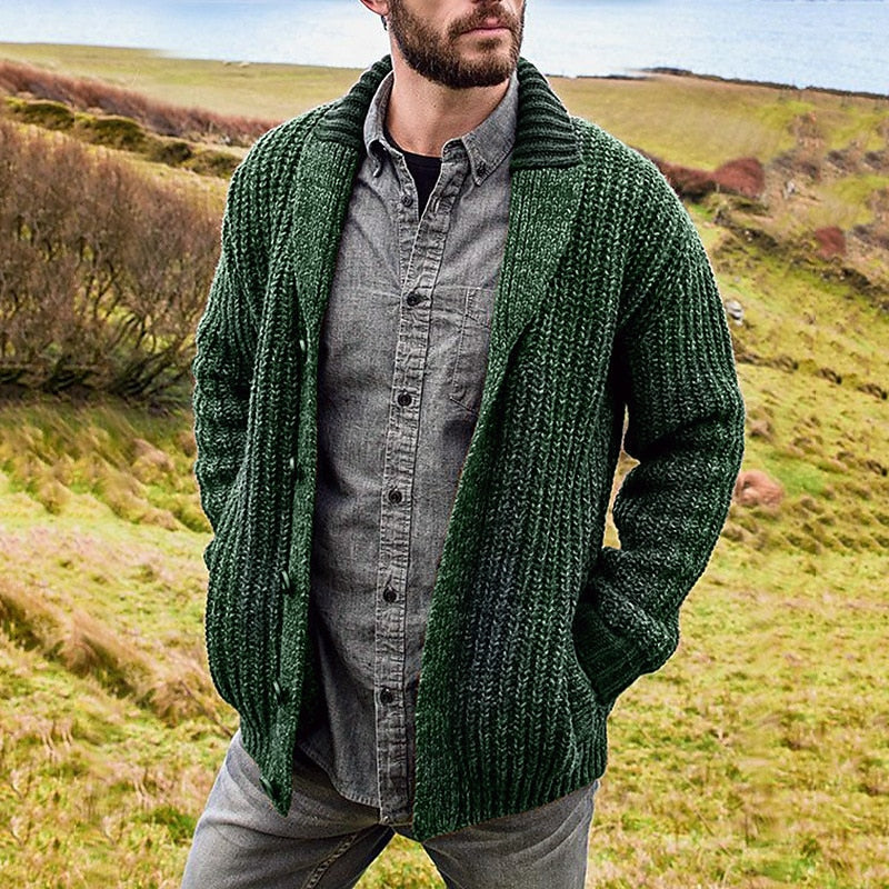 Herren-Cardigan mit Schalkragen aus Grobstrick für den Winter