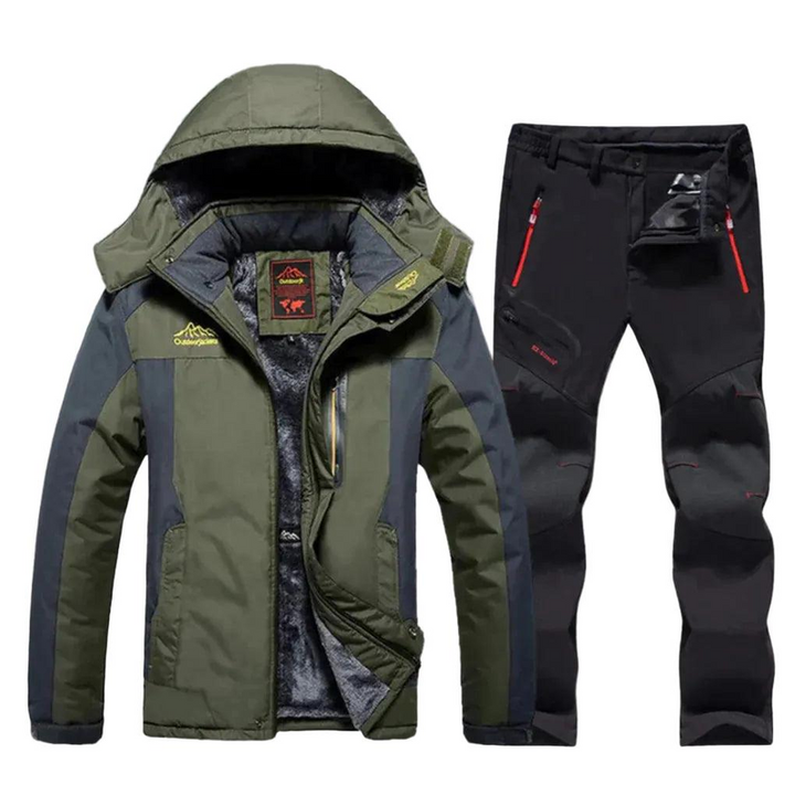 Completo da sci da uomo con giacca verde con cappuccio e pantaloni neri