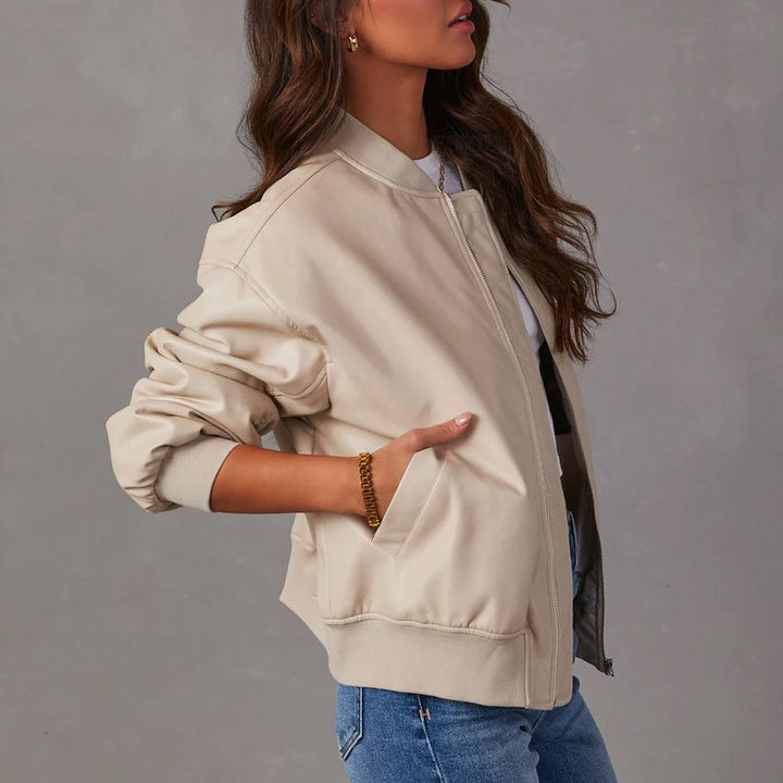 Giacca bomber da donna effetto pelle – dettaglio 5