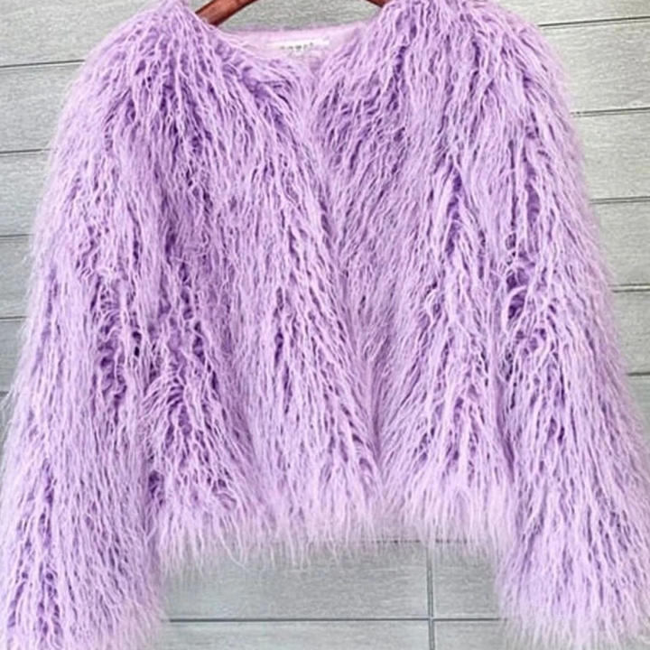 Giacca corta da donna effetto pelliccia lavanda a pelo lungo