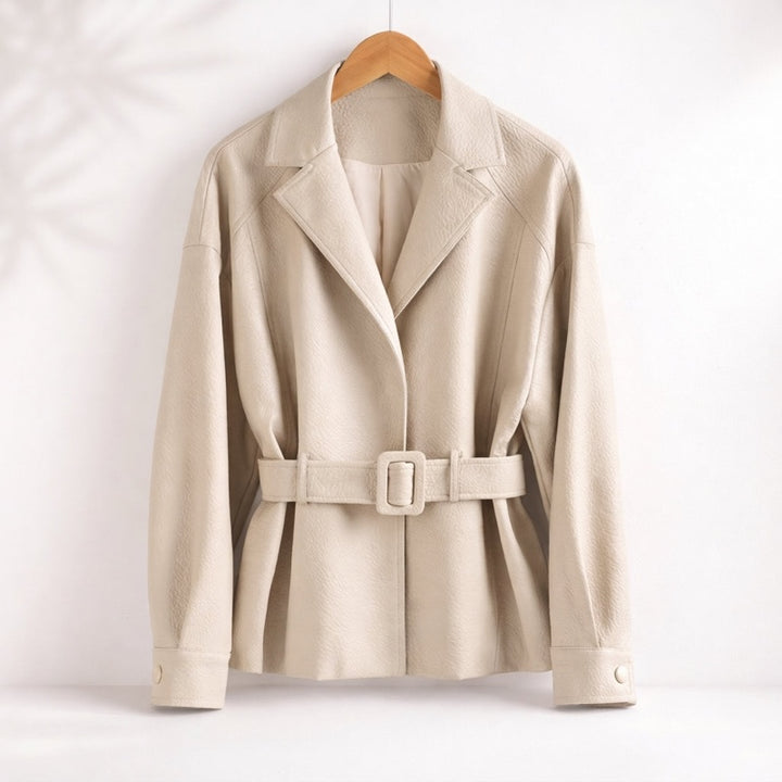 Giacca donna crema effetto pelle con revers e cintura
