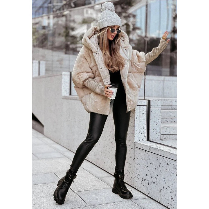 Giacca oversize da donna effetto pelliccia con cappuccio – dettaglio 6