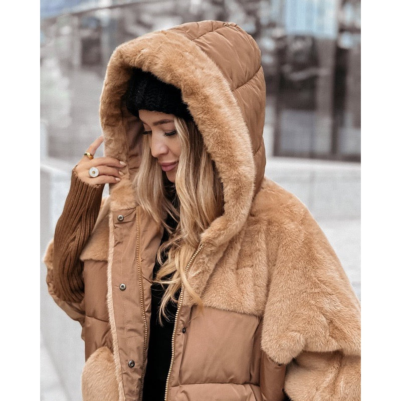 Giacca oversize da donna effetto pelliccia con cappuccio – dettaglio 2