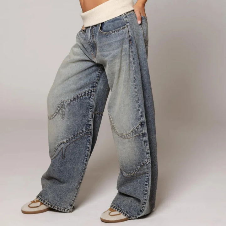 Jeans Donna a Gamba Ampia con Design Moderno