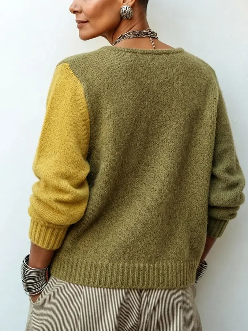 Maglione donna a blocchi di colore giallo – vista indossata