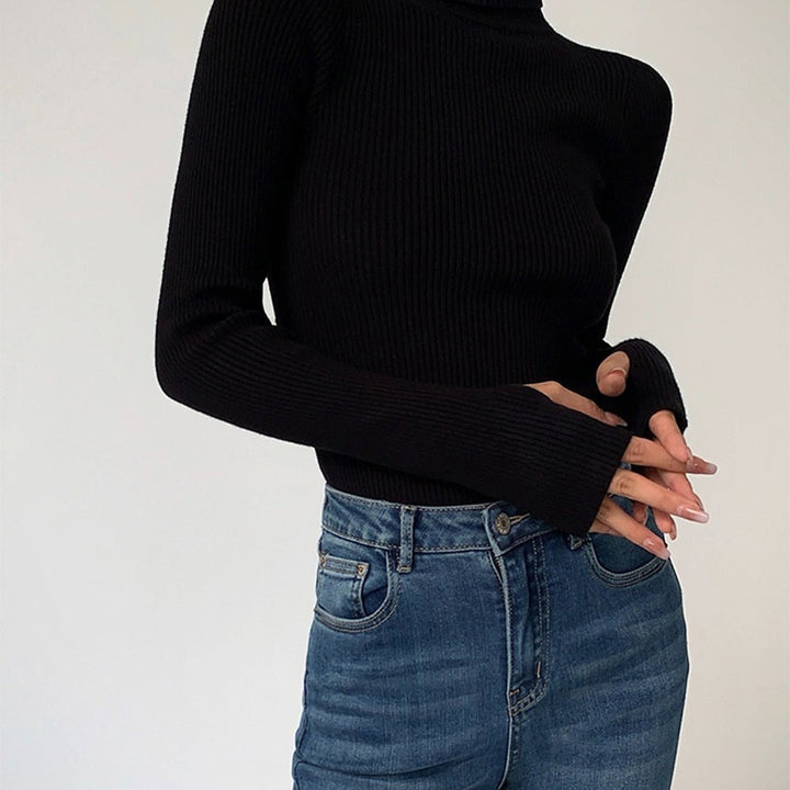 Maglione Donna a Coste con Collo Alto Aderente in nero