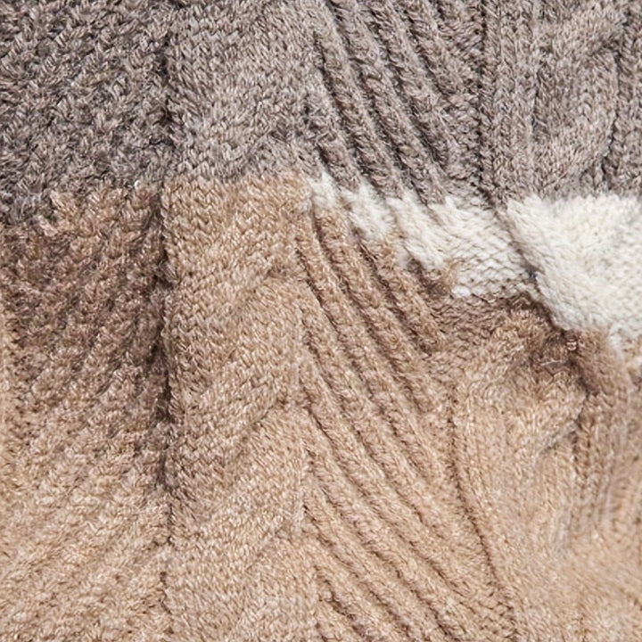 Maglione Uomo Girocollo a Trecce con Blocchi di Colore in beige, dettaglio delle trecce