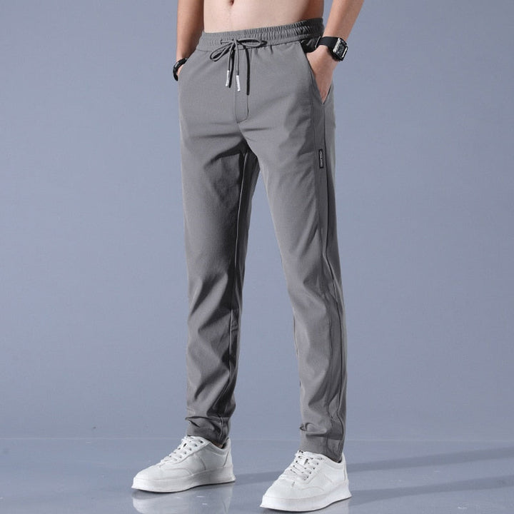 Pantaloni sportivi da uomo in colore grigio scuro