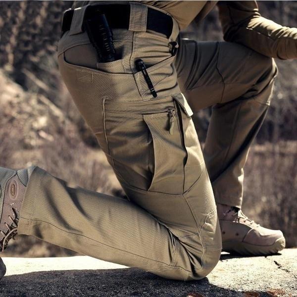 Pantaloni cargo da uomo per le attività all'aperto