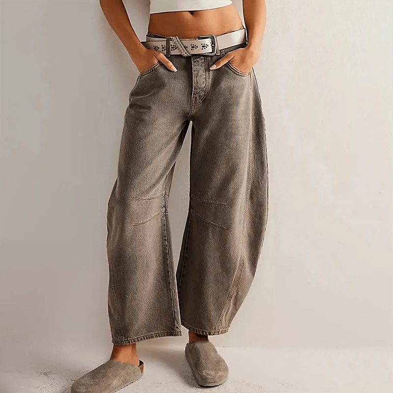 Pantaloni da donna per l'uso quotidiano e il tempo libero