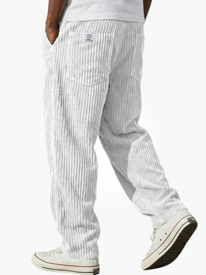 Pantaloni da uomo per momenti di svago e passeggiate quotidiane