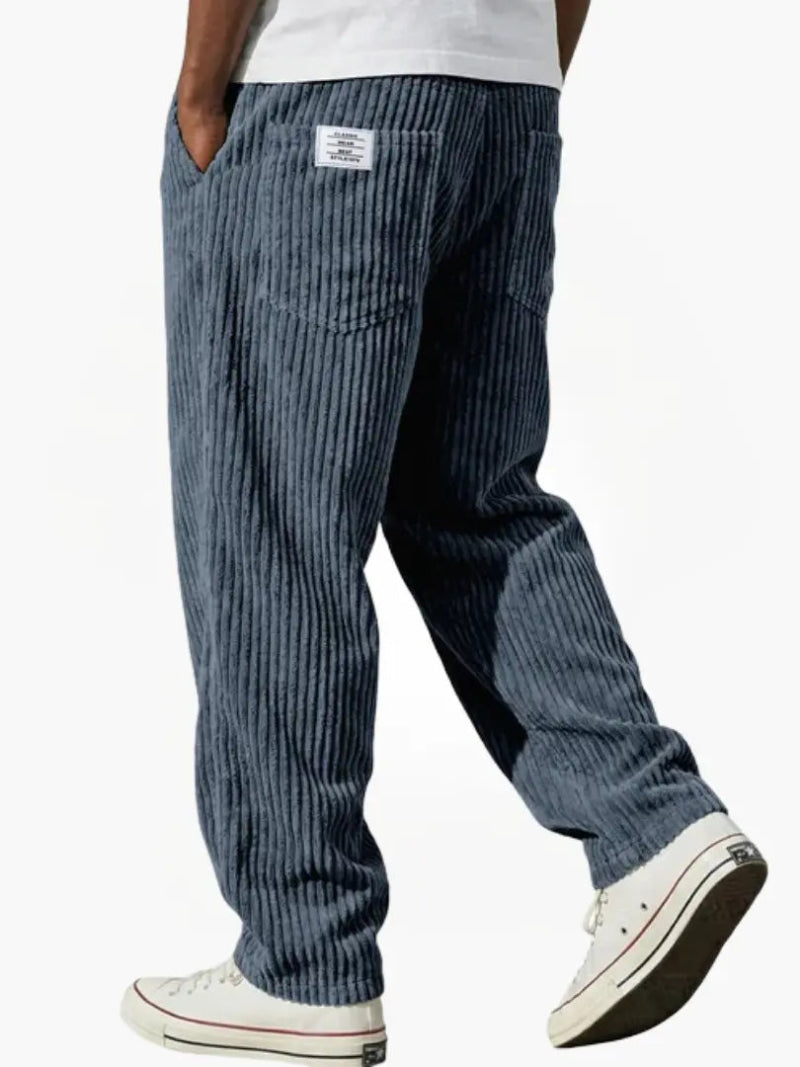 Pantaloni da uomo per momenti di svago e passeggiate quotidiane