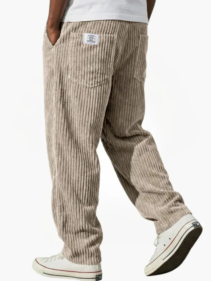 Pantaloni da uomo per momenti di svago e passeggiate quotidiane