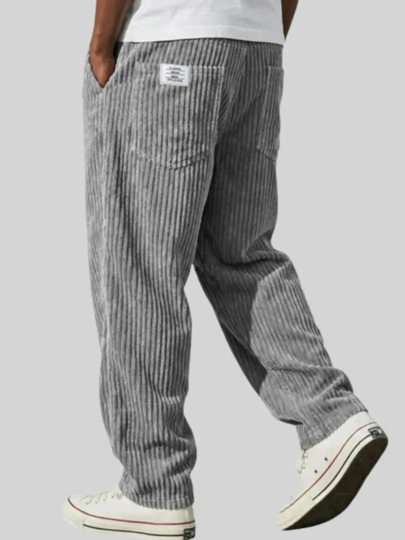 Pantaloni da uomo per momenti di svago e passeggiate quotidiane