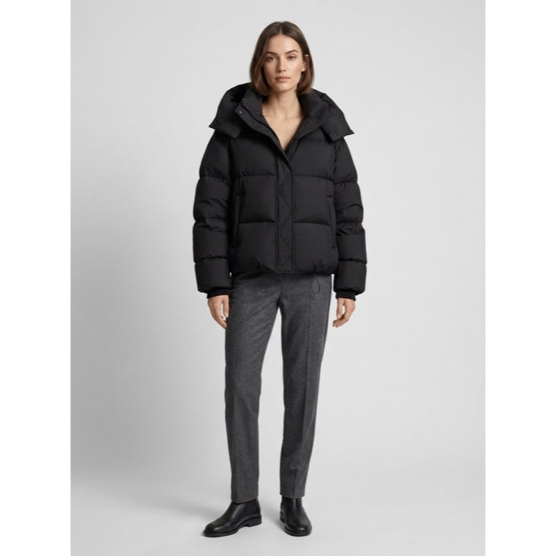 Kurze Oversize-Damensteppjacke mit Stehkragen für den Winter