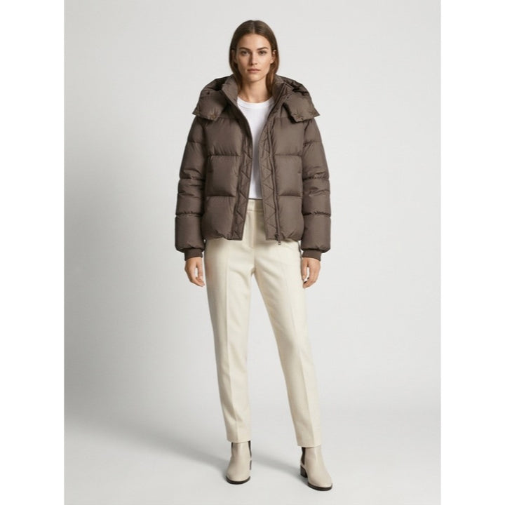 Piumino corto oversize da donna con collo alto marrone