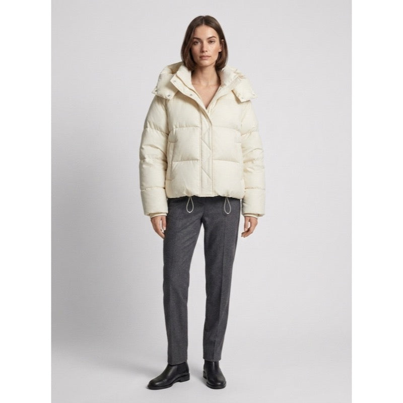 Piumino corto oversize da donna con collo alto beige