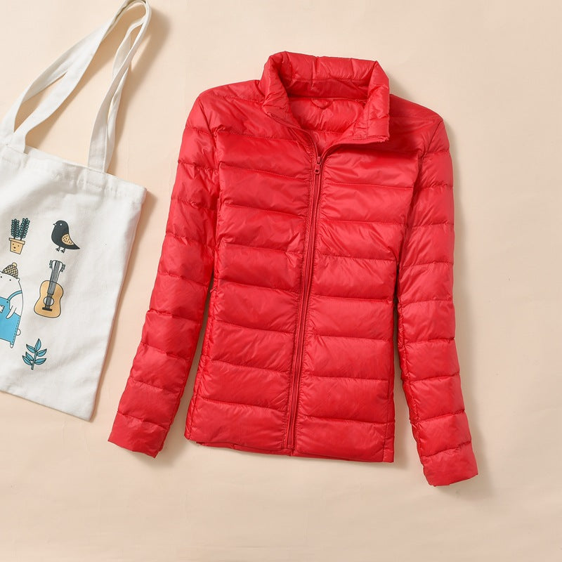 Piumino da donna rosso con collo alto – vista frontale