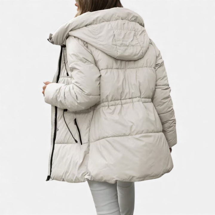 Piumino lungo da donna con cappuccio e coulisse – dettaglio 4