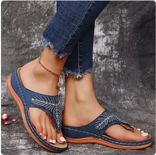 Sandali infradito da donna con strass decorativi