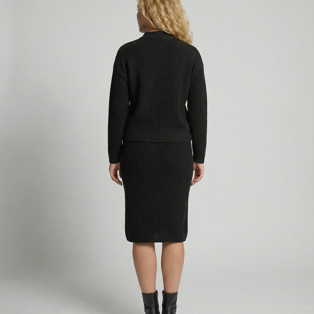 Set Donna in Maglia con Maglione a Collo Alto e Gonna Midi in nero, vista posteriore