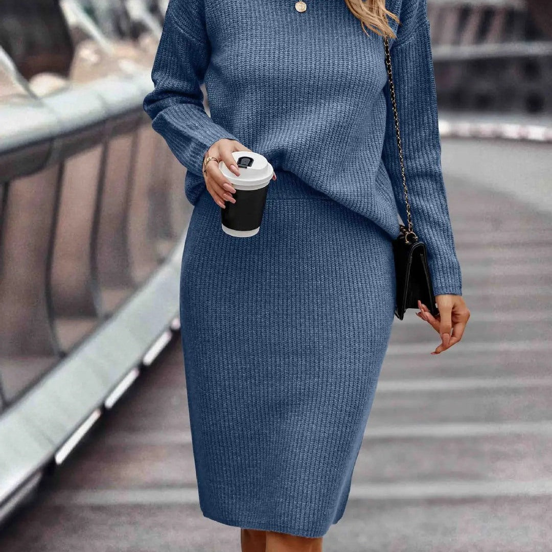 Set Donna in Maglia con Maglione a Collo Alto e Gonna Midi in blu
