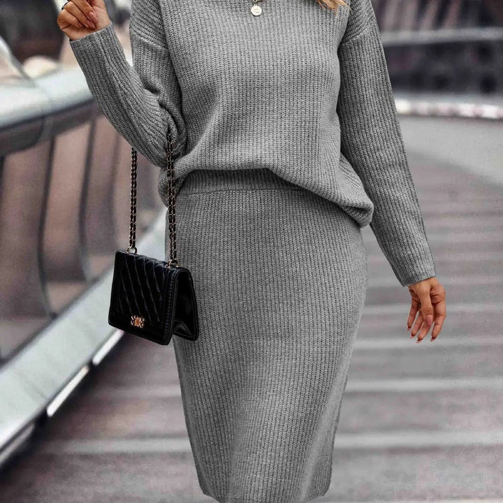 Set Donna in Maglia con Maglione a Collo Alto e Gonna Midi in grigio