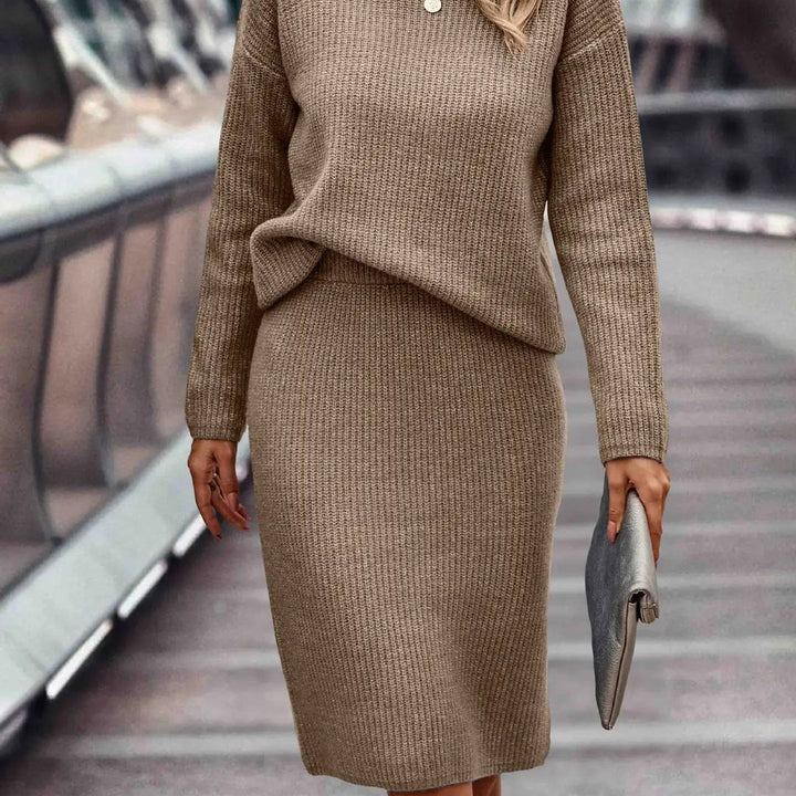Set Donna in Maglia con Maglione a Collo Alto e Gonna Midi in beige