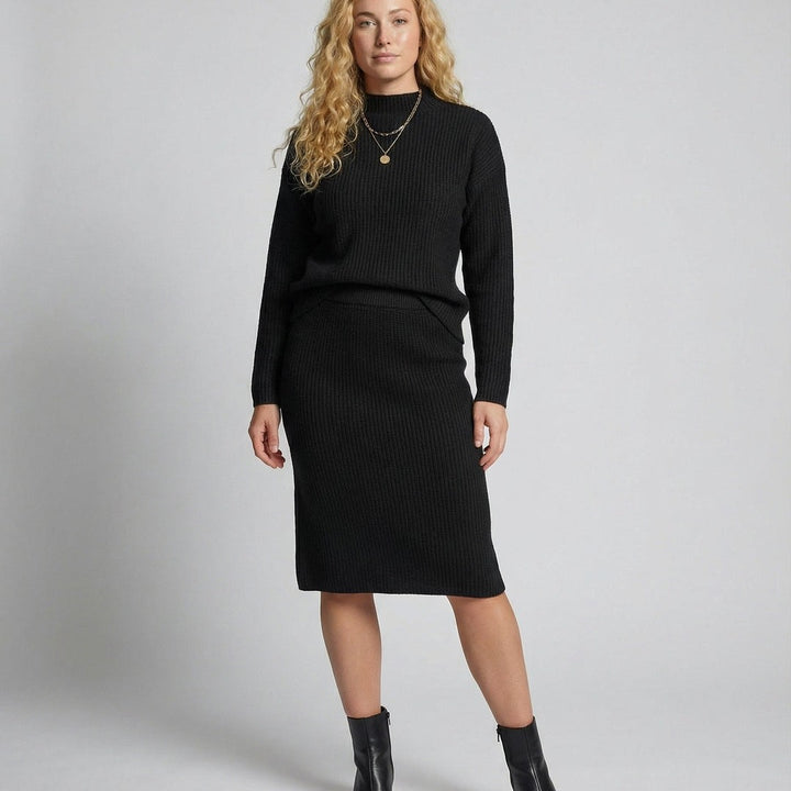 Set Donna in Maglia con Maglione a Collo Alto e Gonna Midi in nero, vista frontale