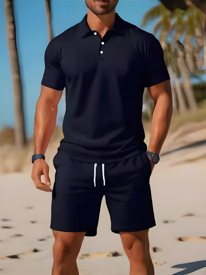 Set estivo da uomo con polo e pantaloncini 