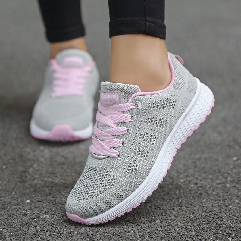 Sneakers da donna per le attività quotidiane