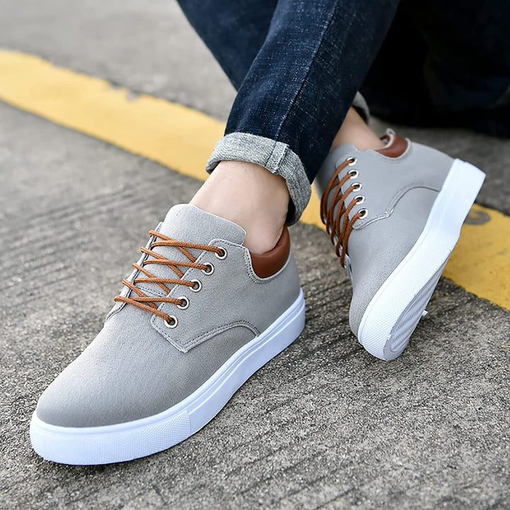 Sneakers da uomo con lacci per uso quotidiano